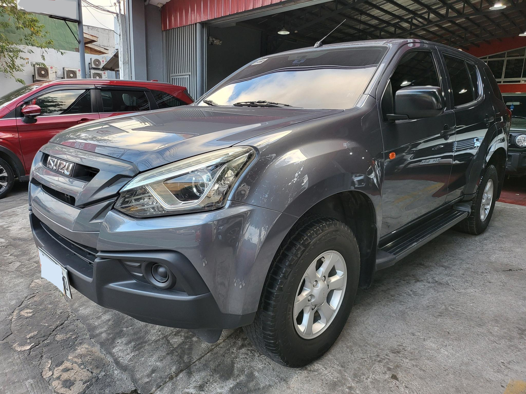Second-hand Isuzu Rizal